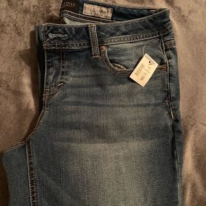 NWT Aeropostale Curvy Bootcut Jeans Sz 8